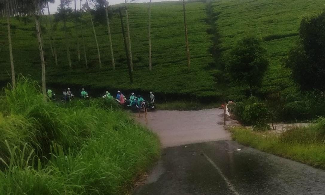 Jalan Lintas Kabawetan Nyaris Putus Total