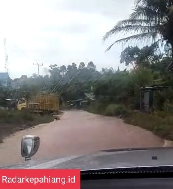 Jalan Desa Talang Pito Terendam Banjir