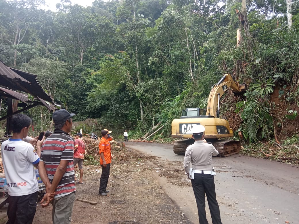 Macet Total Selama 8 Jam, Lintas Kepahiang – Benteng Kembali Normal