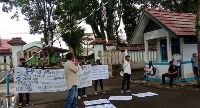 Melalui Aksi Damai, LSM Tuntut Tindak Tegas Dugaan Korupsi di RL