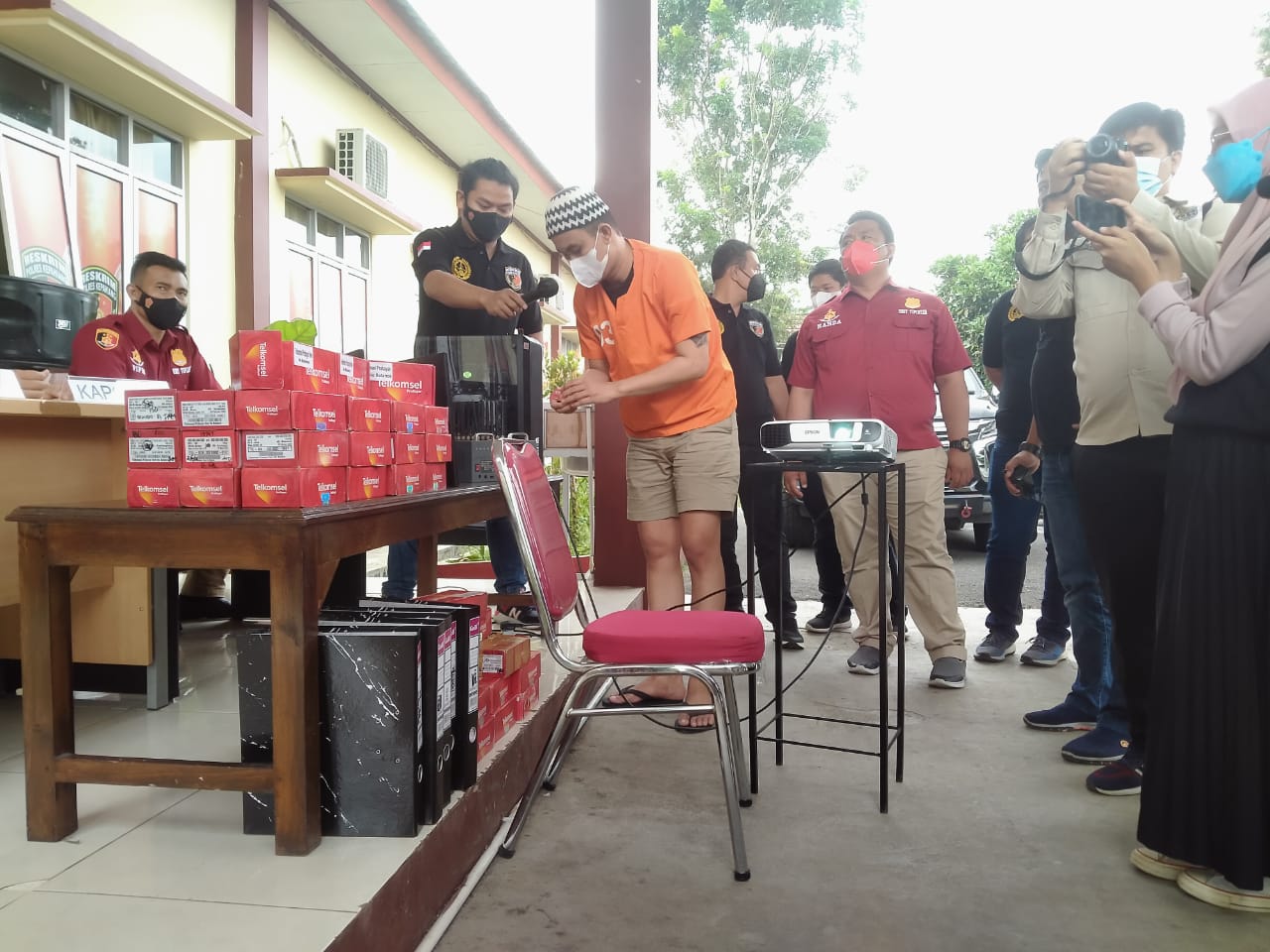 Gara – gara Kartu Perdana Siap Pakai, Warga Riau Diamankan Polisi