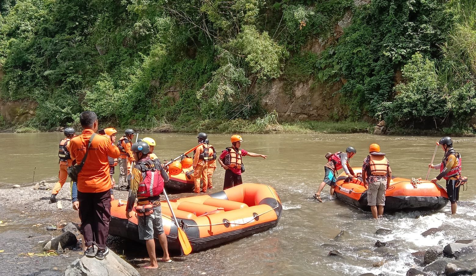 Pencarian Korban Hanyut Diberhentikan Sementara