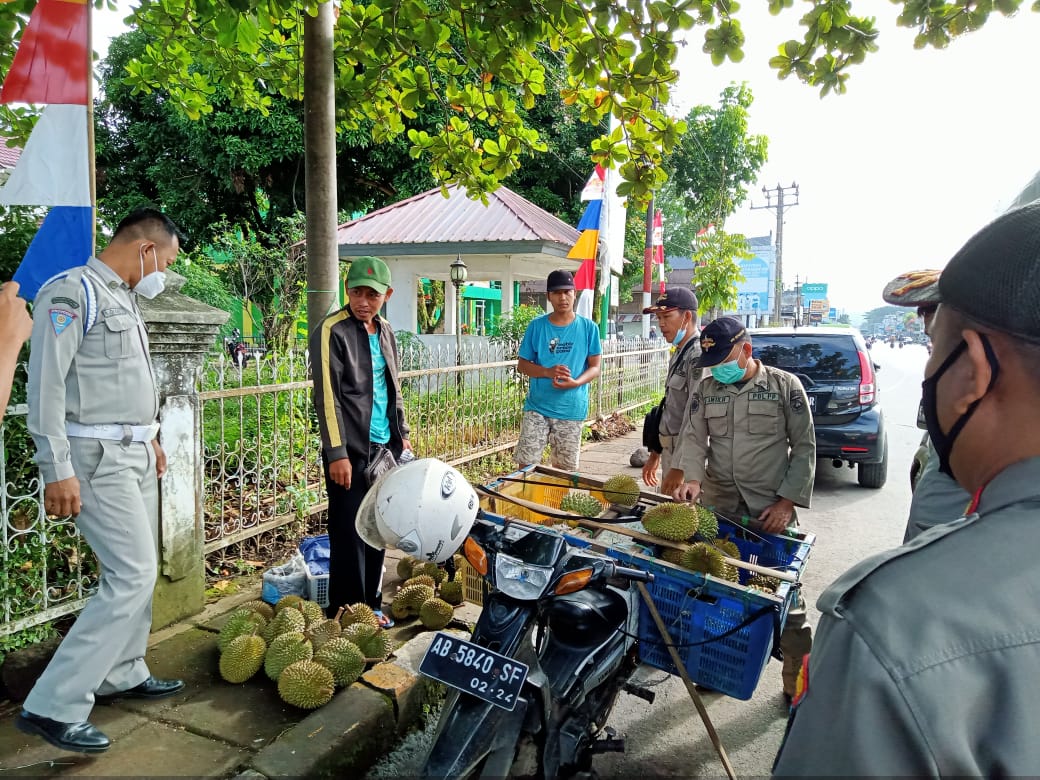 Pedagang Buah Ditertibkan Lagi