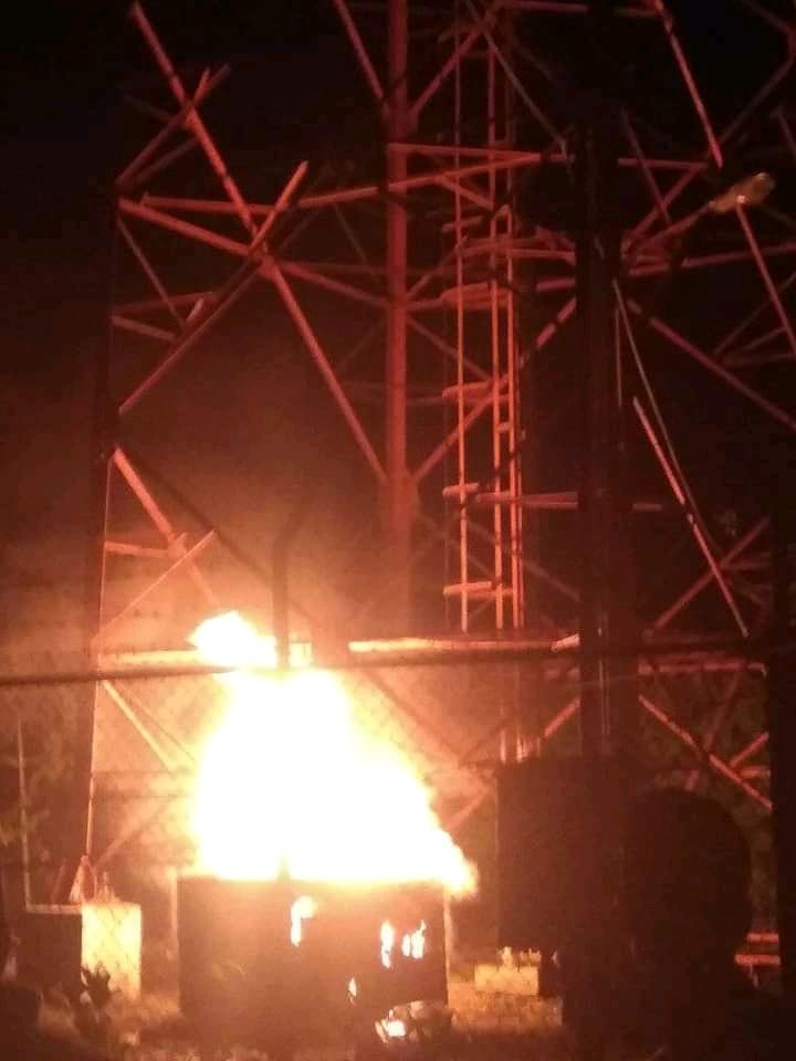 Tower Telkomsel Meledak dan Terbakar
