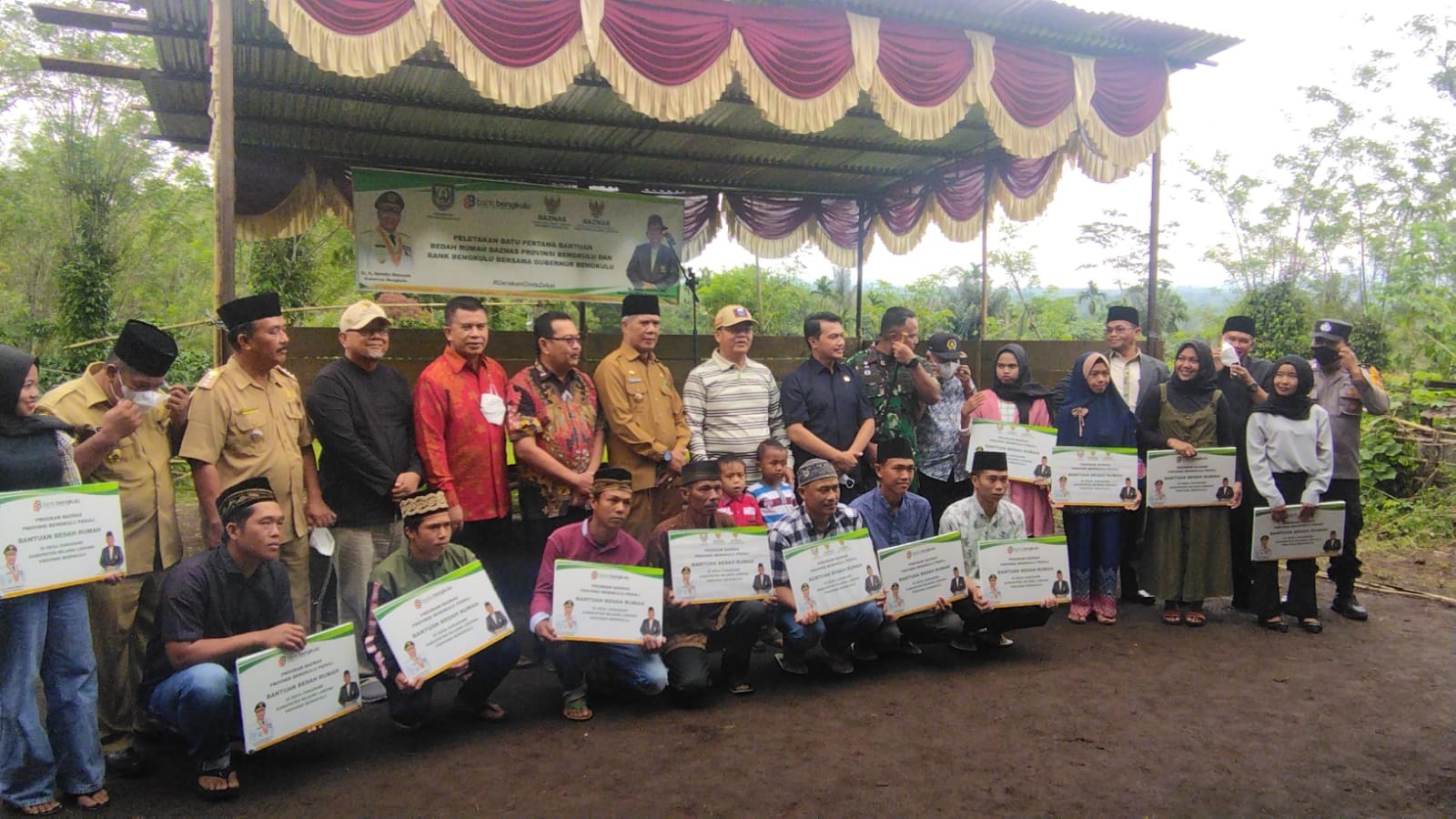 Gubernur Resmikan Bedah Rumah, Launching Pompa dan Bantu Korban Kebakaran