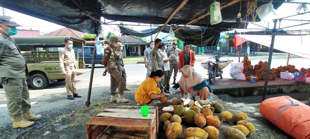 Bongkar Paksa Lapak Pedagang