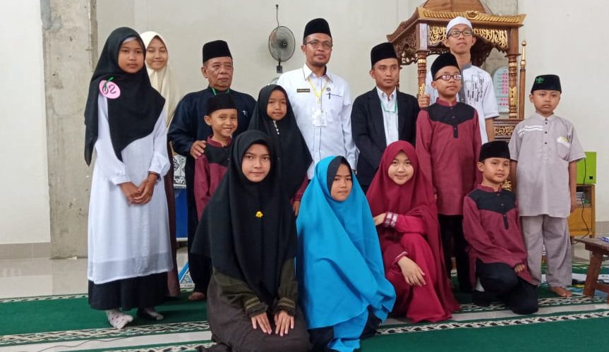 Santri Al – Kahfi Ramaikan MTQ I Ujan Mas