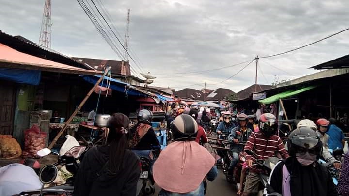 Warga Dongkol Jalan Sering Macet