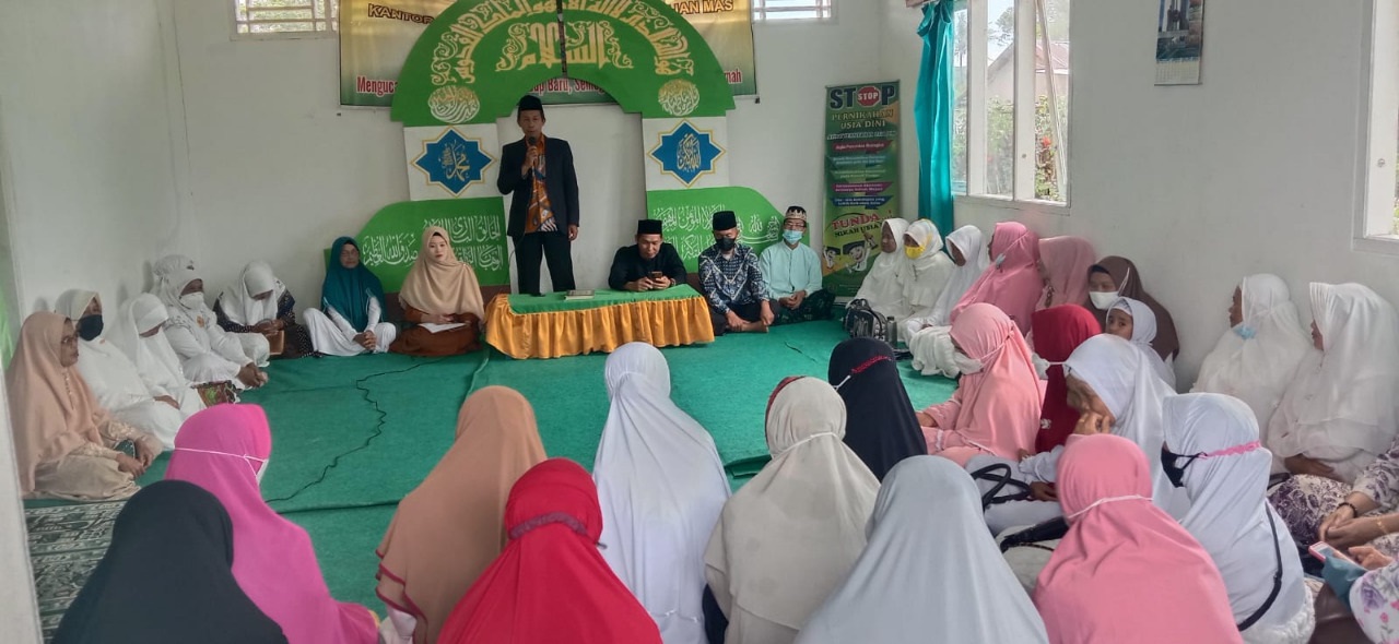 KUA Ujan Mas Gelar Isra Mi’raj dan Sosialisasikan SE Pengeras Suara Masjid