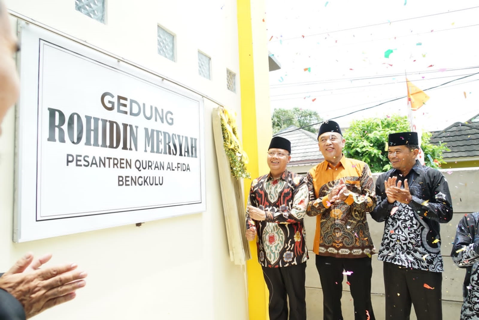 Resmikan Gedung Rohidin Mersyah di Pesantren Quran Alfida