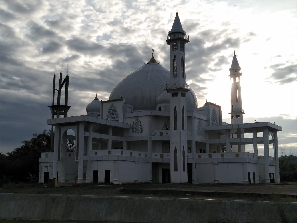 Pembangunan Masjid Agung Terganjal Sertijab