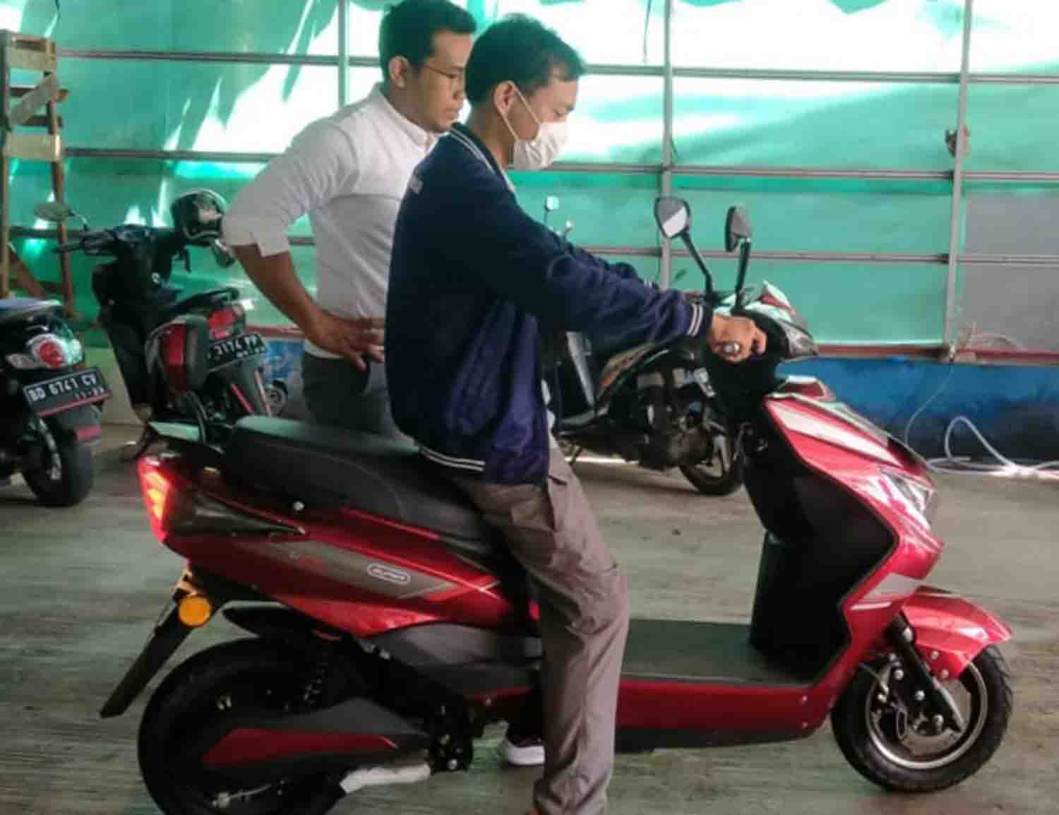 Motor Listrik Mulai Dipasarkan di Bengkulu