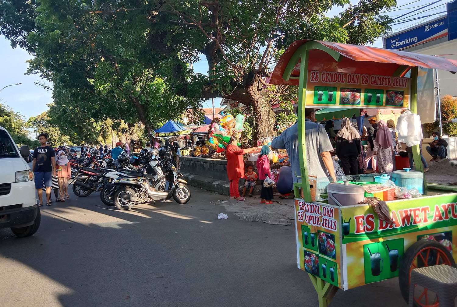 Pasar Kaget Terapkan Prokes