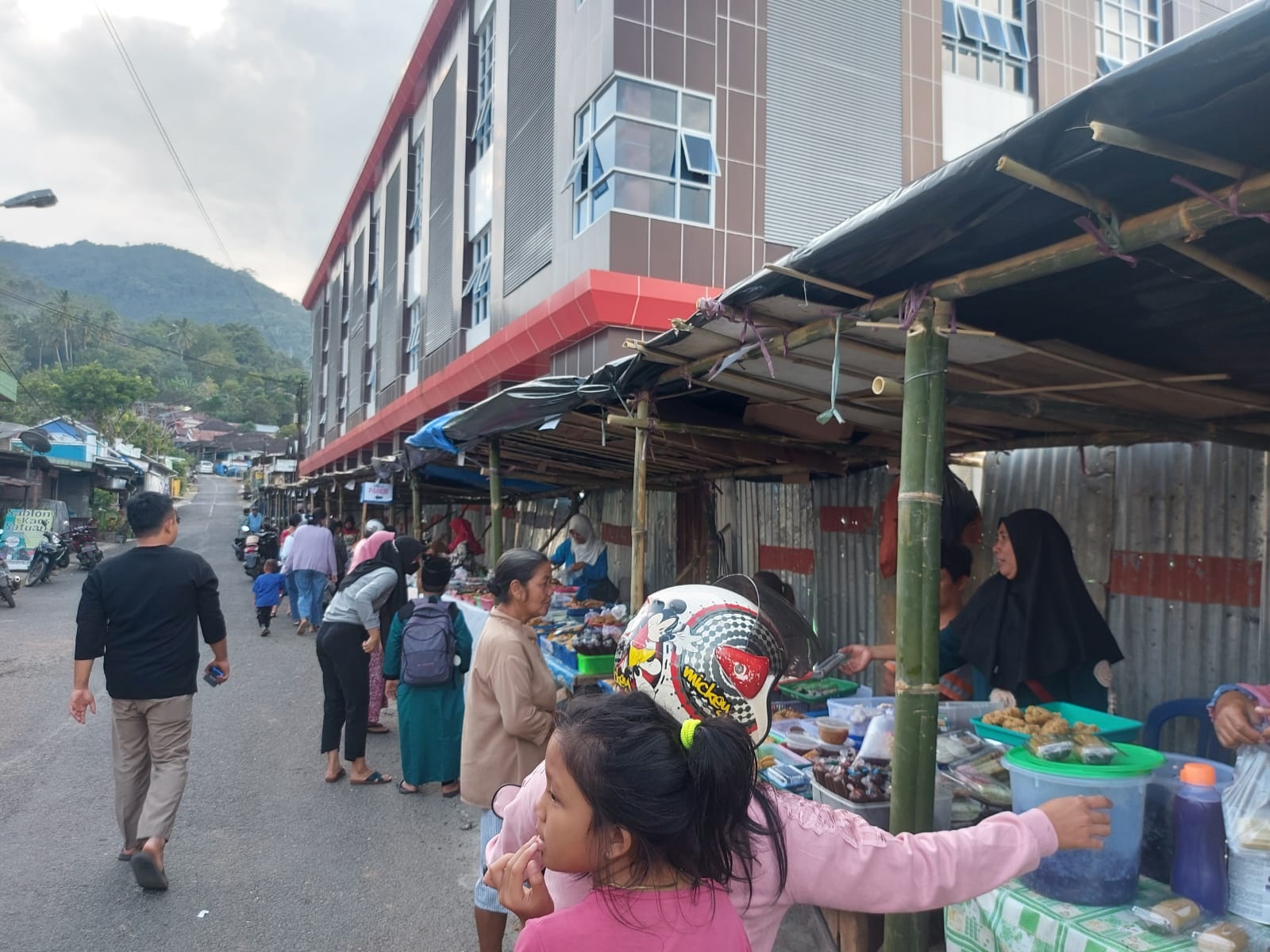 Dagang Takjil Jangan Ganggu Lalu Lintas