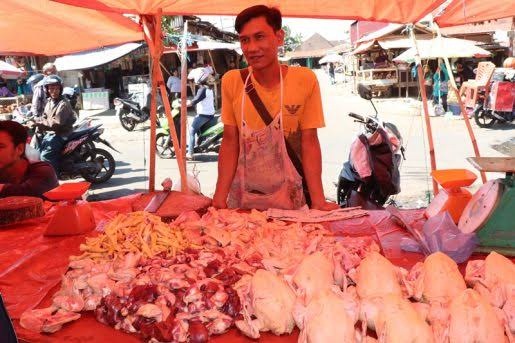 Harga Daging Ayam dan Telur Naik