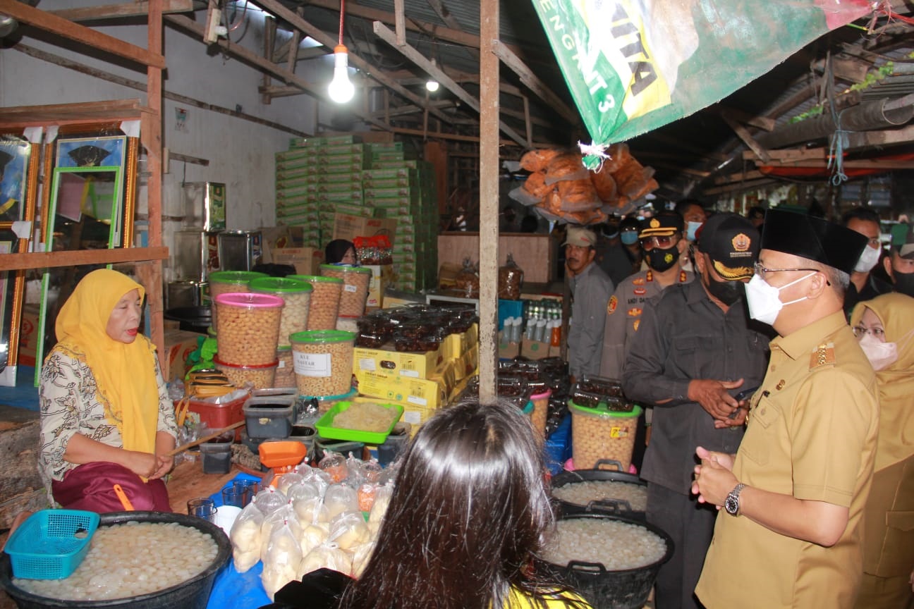 Gubernur Pastikan Bahan Pokok Aman Selama Ramadhan