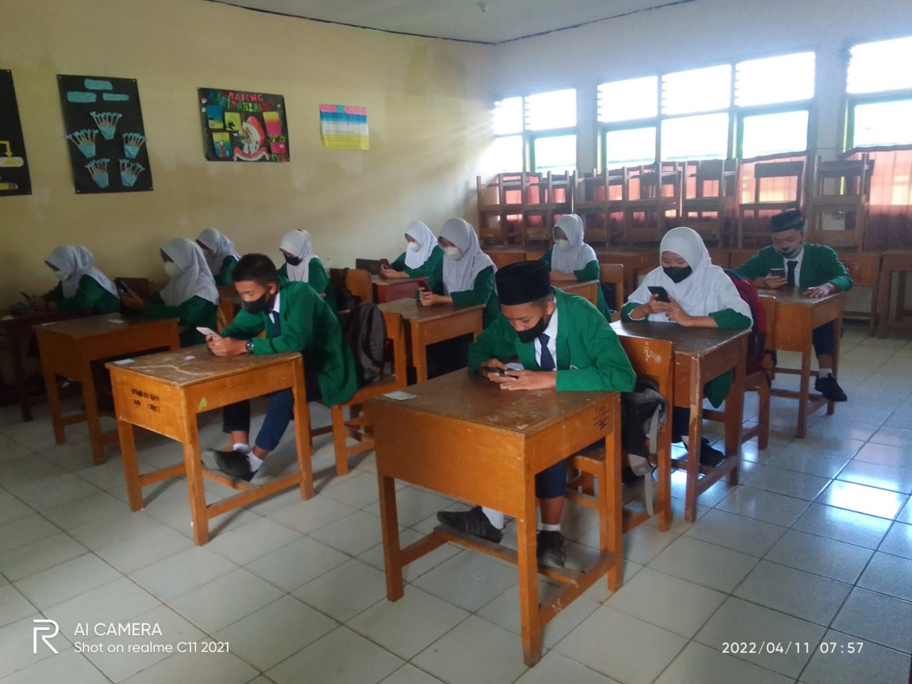 Pelajar MTsN 01 Kepahiang Ujian Pakai Android Berbasis E-Learning