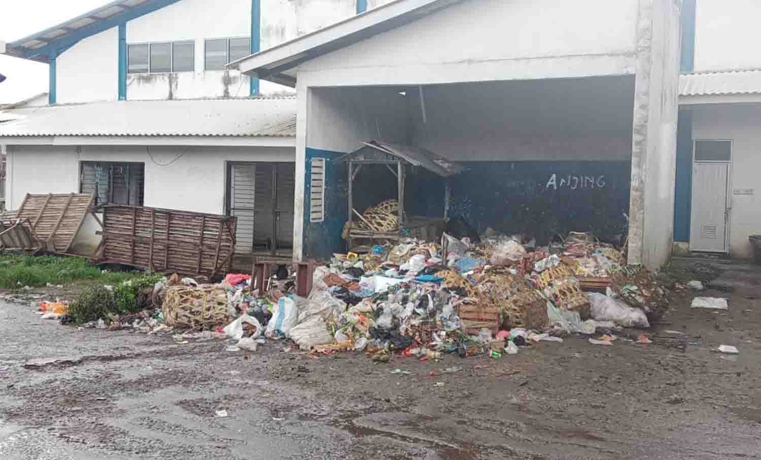 Sampah Overload, Petugas Kebersihan Kewalahan