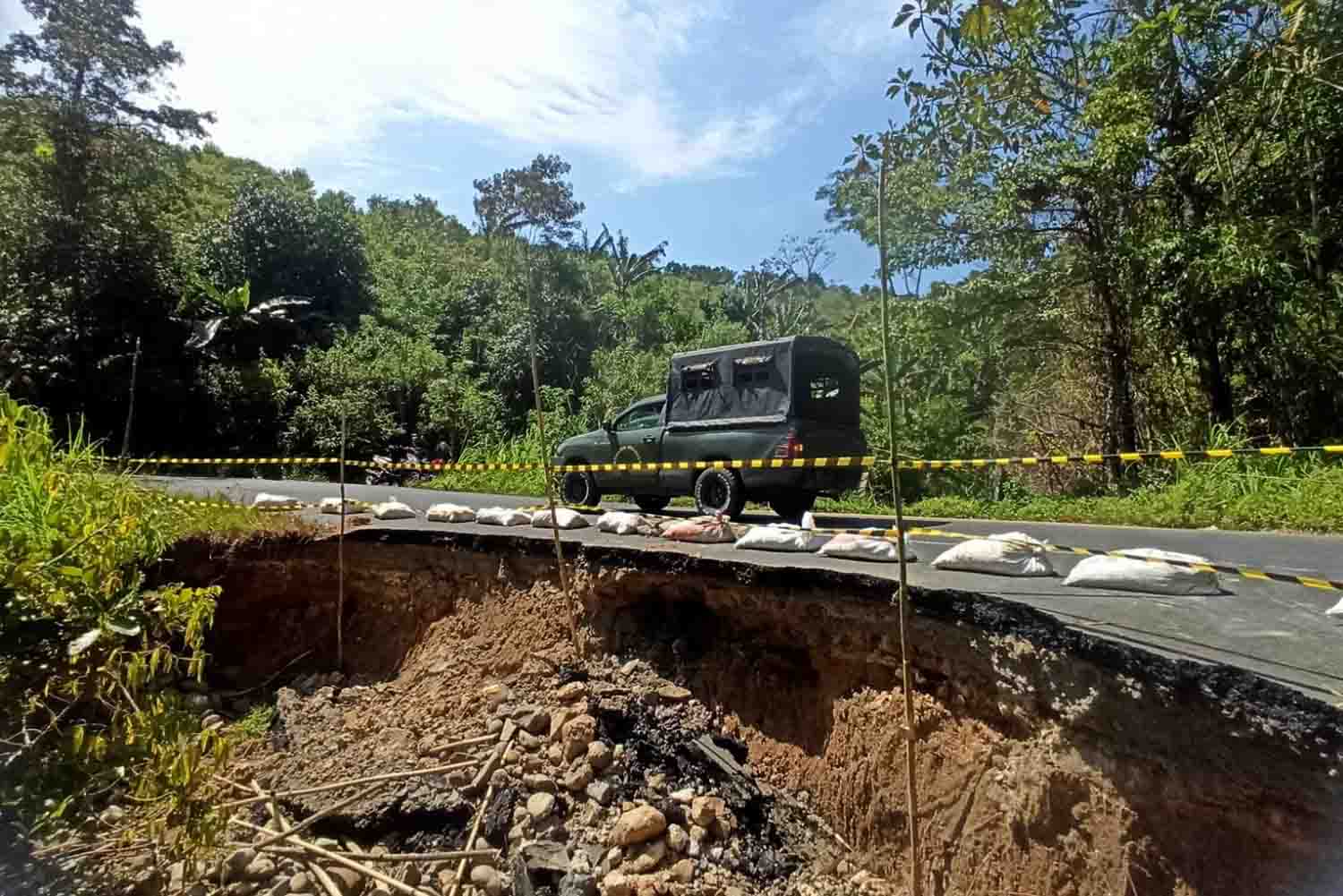 Jalan Ambles Rimbo Pengadang Dikeluhkan