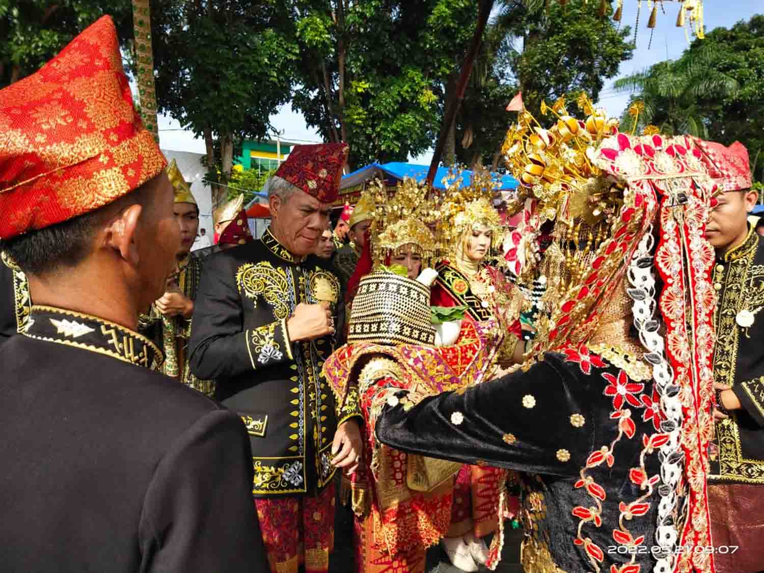 Buka Festival HUT Kota Curup, Bupati Bagikan 156 Bantuan Alat Olah Raga