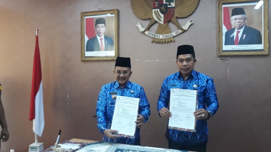 Terima 2 Sertifikat dari Rejang Lebong